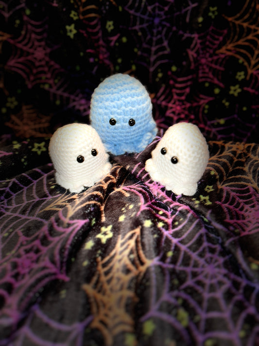 Crocheted mini ghost